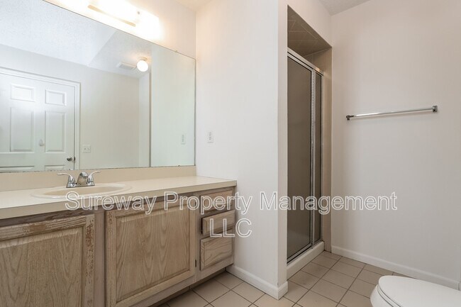 Building Photo - 35 Treat Ln