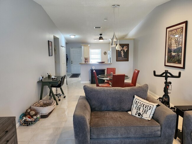 Building Photo - 8951 Sunnywood Pl