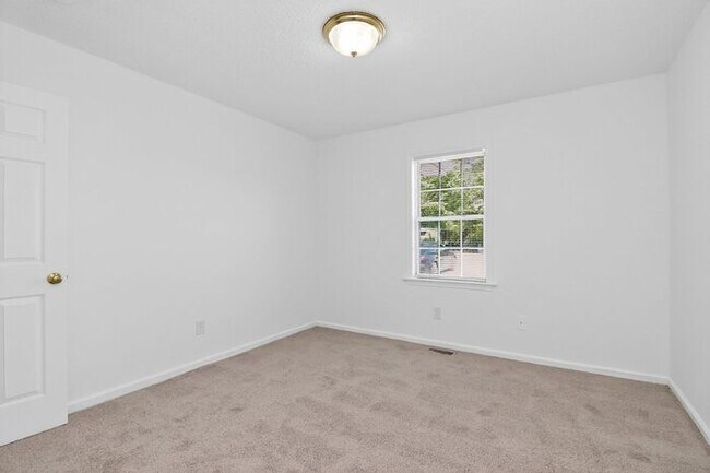 Building Photo - Well-Maintained 2BD/1BA Duplex in Concord, NC!