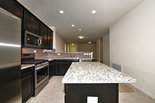 Building Photo - Gorgeous one story home!  3 bedrooms  | 2 ...