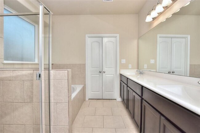 Building Photo - 7993 Arezzo Dr