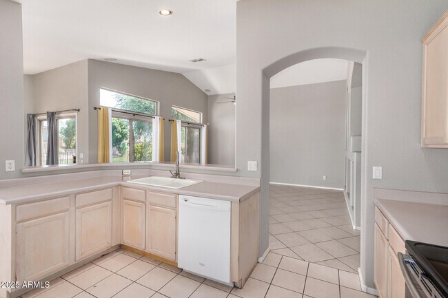 Building Photo - 6769 W Monona Dr