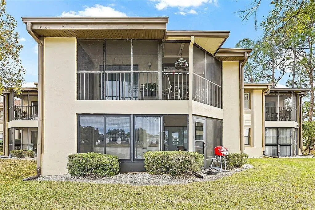 Building Photo - 222 Woodlake Wynde