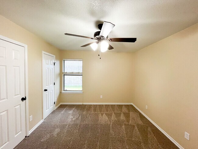 Building Photo - Available 7/16/2025 Beautiful 1 story, 4 b...