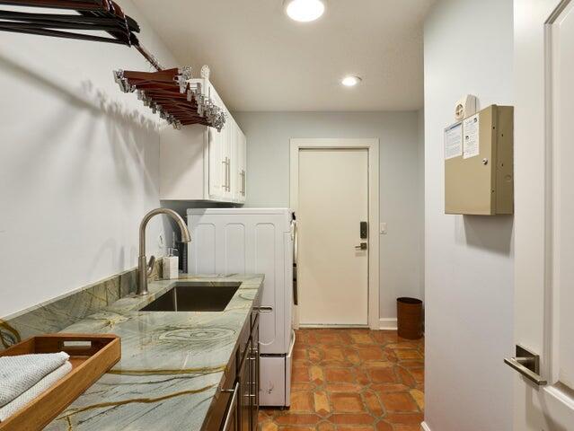 Building Photo - 3700 Embassy Dr