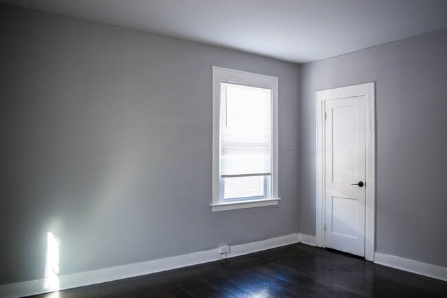 Building Photo - 105 Scranton St