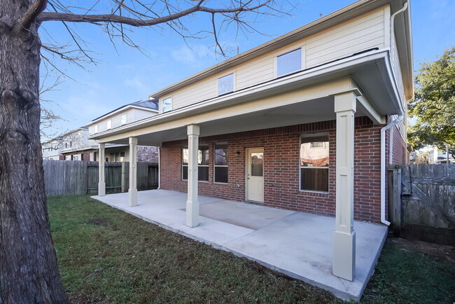 Building Photo - 19422 Hillside Springs Cir