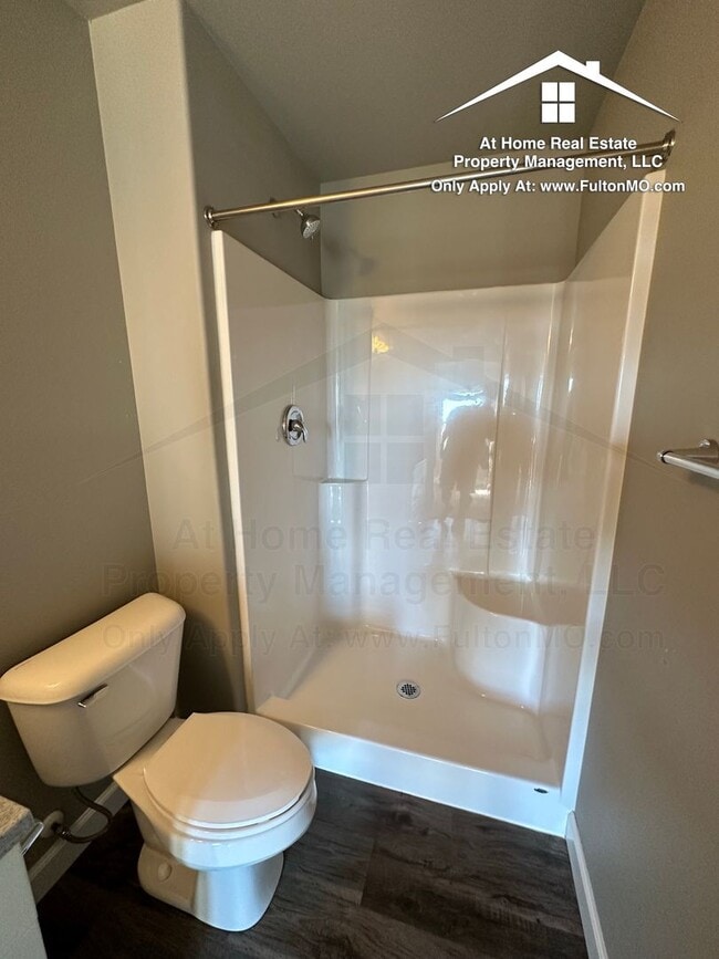 Building Photo - 580 Commons Dr