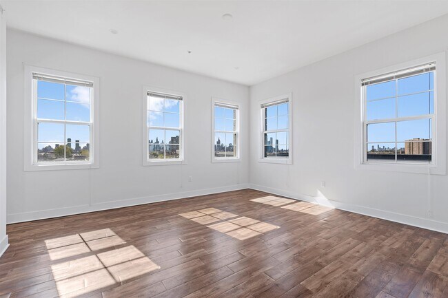 Building Photo - 6200 HUDSON Ave