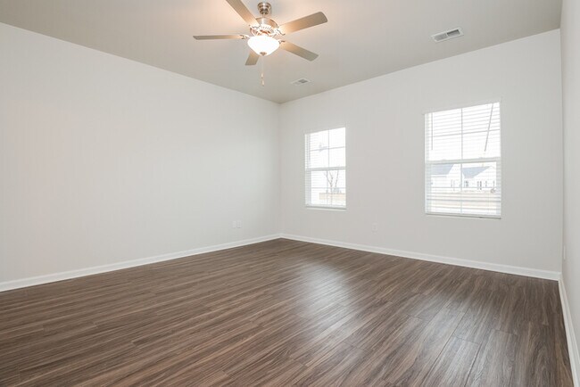 Building Photo - 109 Shire Dr