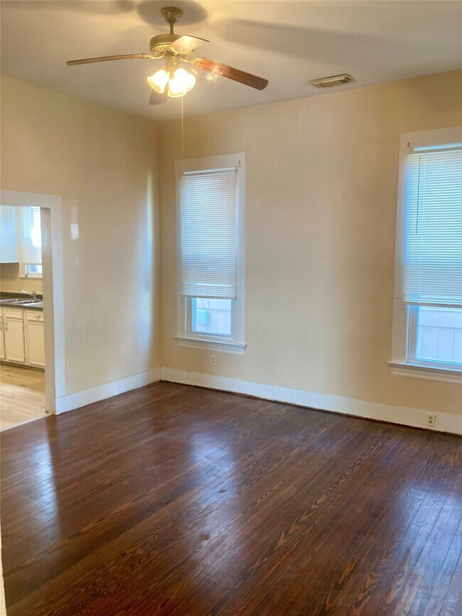 Building Photo - 3523 Avenue L