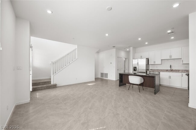 Building Photo - 6118 Garden Oasis St