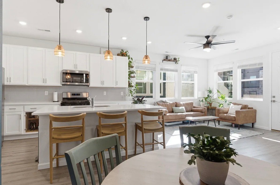 Building Photo - 1928 Rosen Dr