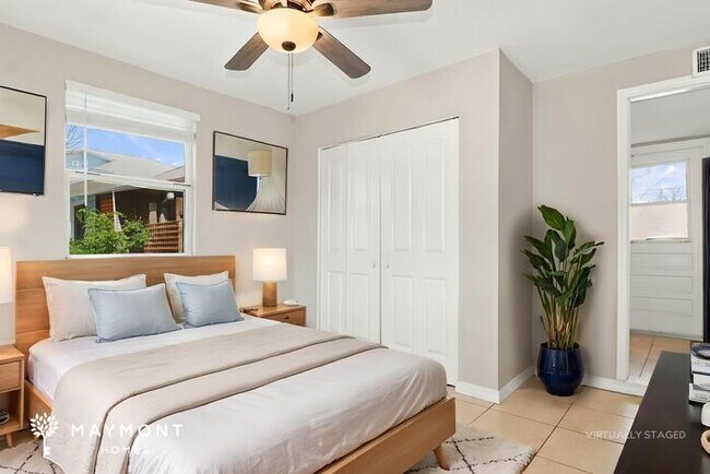 Building Photo - Charming Largo Home