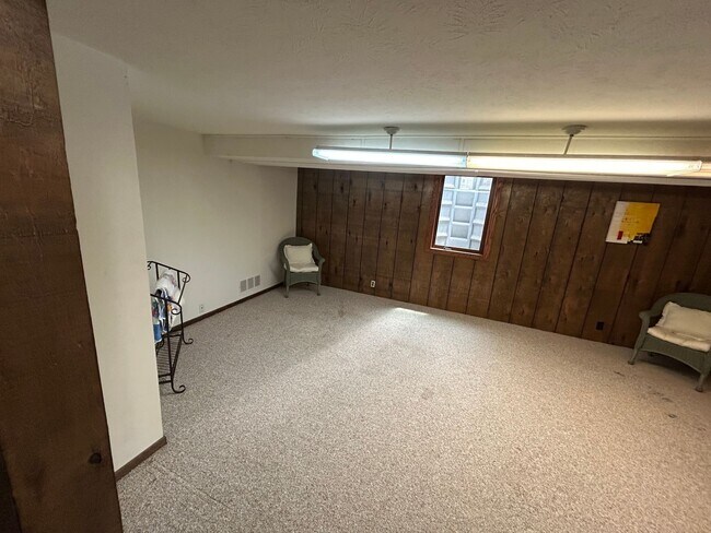 Building Photo - 4545 Manchester Dr