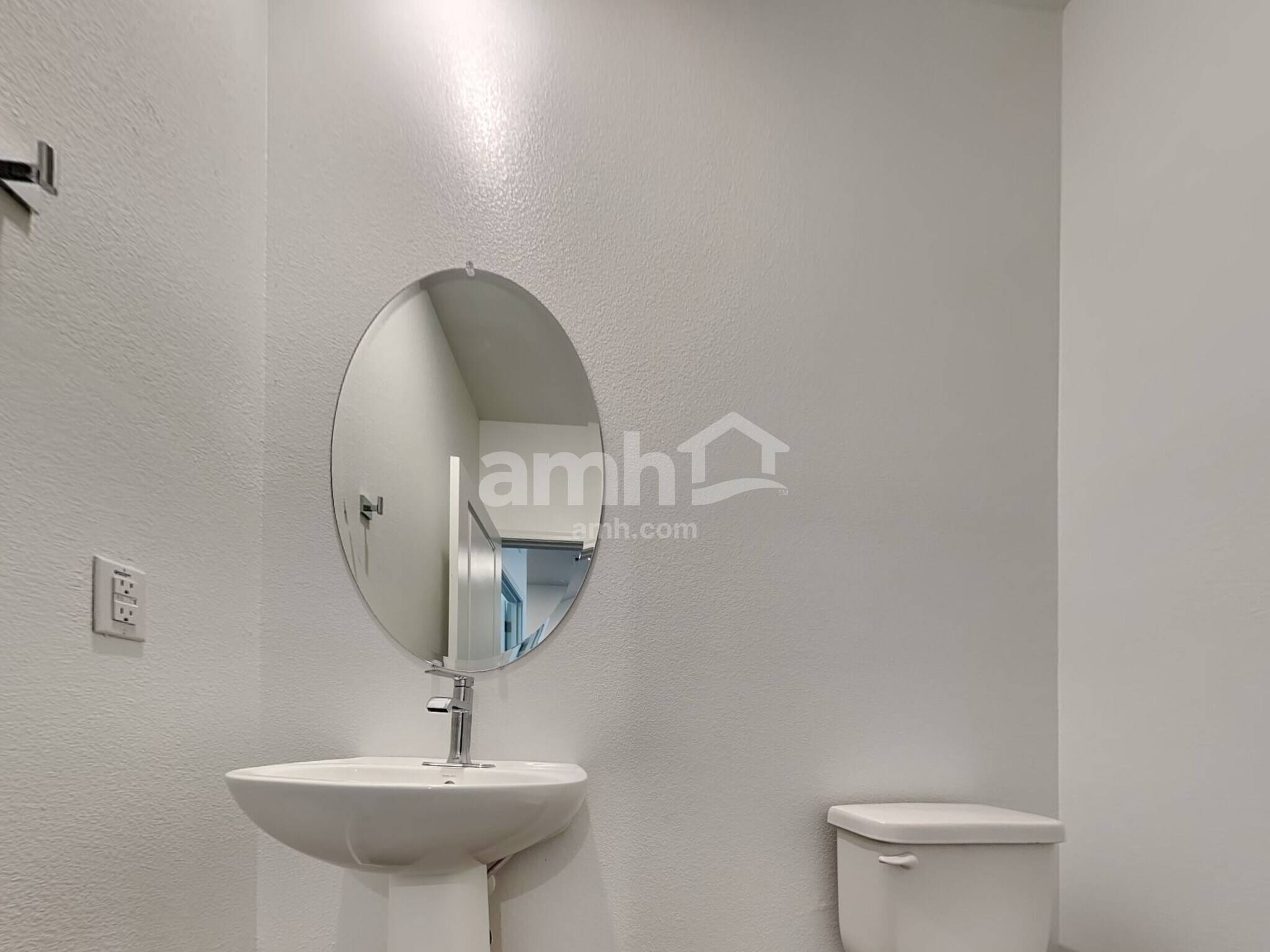 Building Photo - 17122 Puget Ave