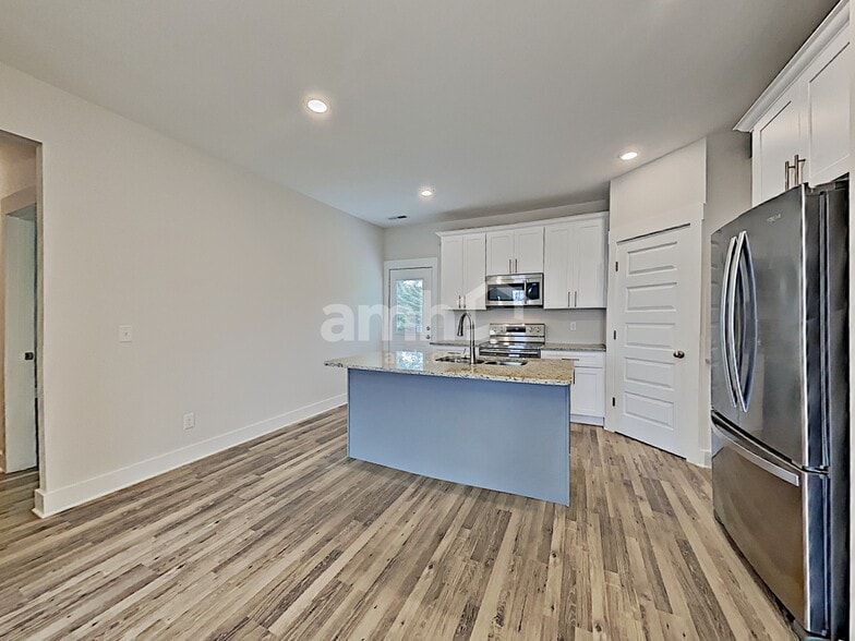 Building Photo - 326 Charity Ln