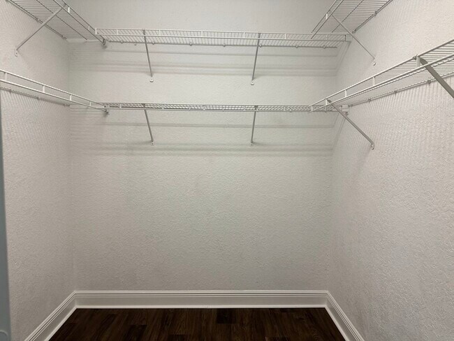 Building Photo - 2211 Pine Oaks Tr