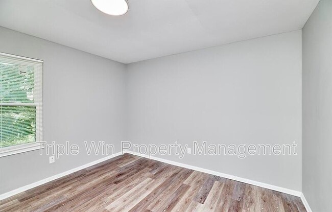 Building Photo - 1544 Rishon Hill Dr