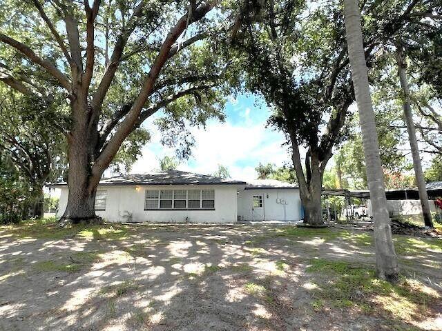 Building Photo - 9148 Oakwood Dr