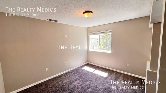 Building Photo - 12811 Moss Park Ridge Dr