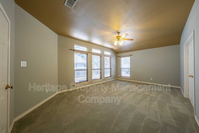 Building Photo - 1435 Bluff Forest