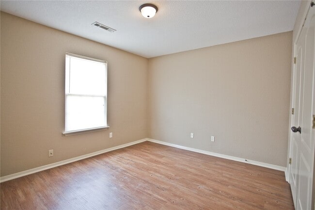 Building Photo - 3012 S B St