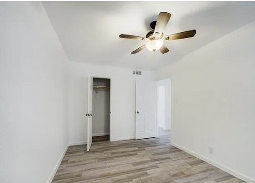 Building Photo - 2401 Manor Rd