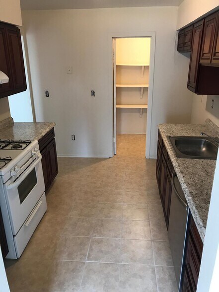 Similar unit actual photos not available yet - 9 Coriander Dr