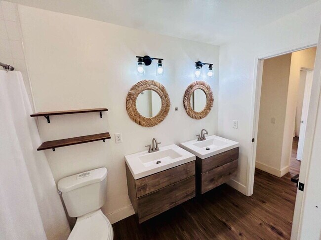 Building Photo - Beautiful 4 Bedroom House for rent in South Joshua Tree