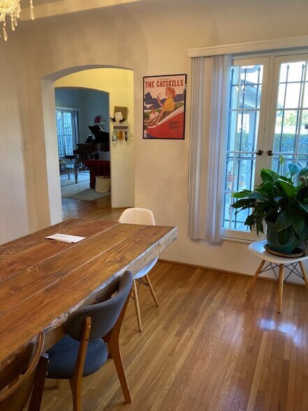 Building Photo - 4026 Ingraham St