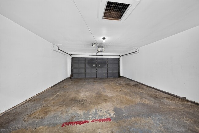 Building Photo - 17006 Enchanted Cir E