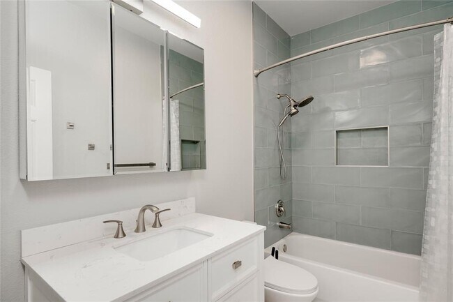 Building Photo - 3000 Prado St