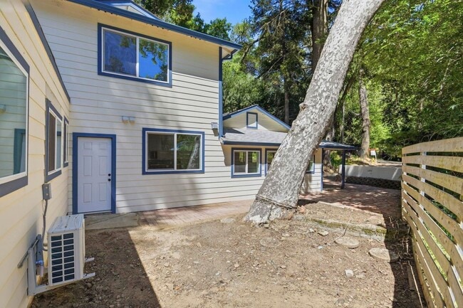 Building Photo - 2836 Kilkare Rd