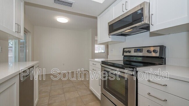 Building Photo - 3915 Allan Pl