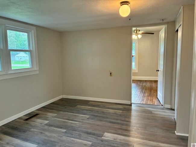 Building Photo - 1207 Markham Ave