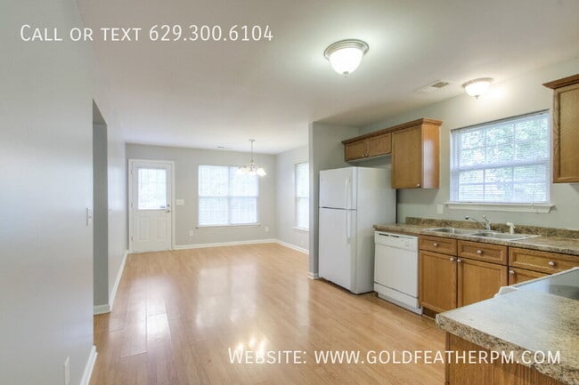 Building Photo - 2116 14th Ave N