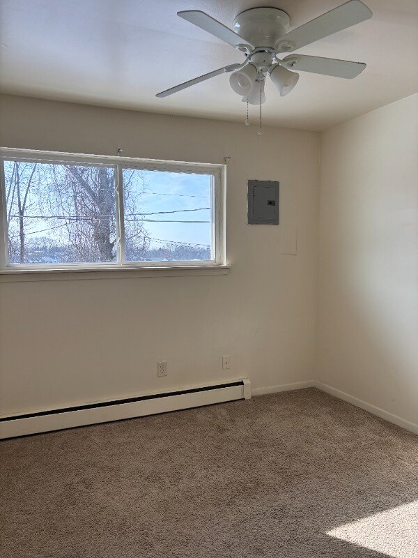 Building Photo - 156 Summit View Ct