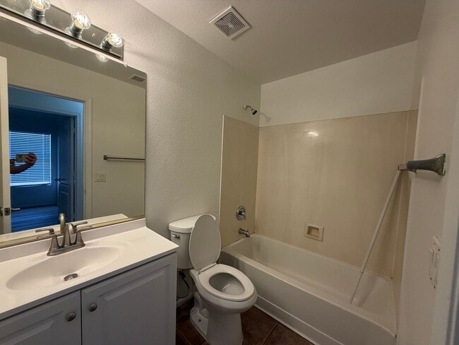 Building Photo - 1225 N 159th Dr