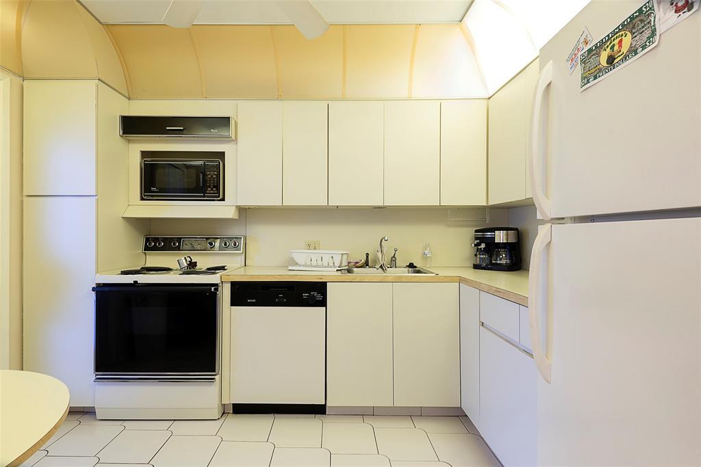 Building Photo - 3051 N Course Dr