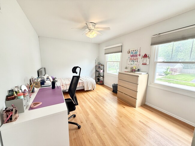 Building Photo - 1046 Crestfield Ave