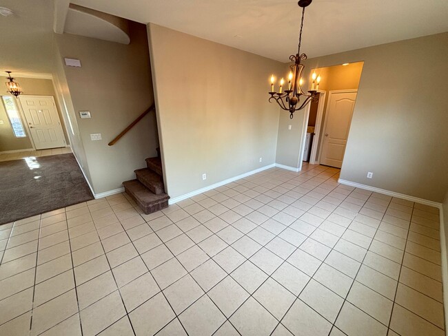 Building Photo - Spacious 4BED/3BATH Home Located in North Las Vegas Enjoy Rent-Free Holidays!