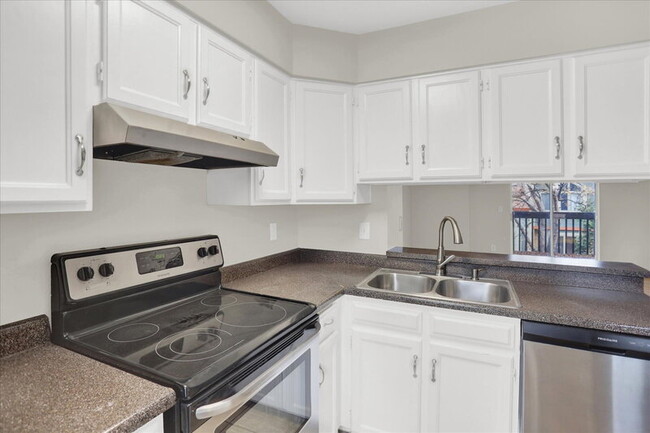 Building Photo - 2635 E Nichols Cir