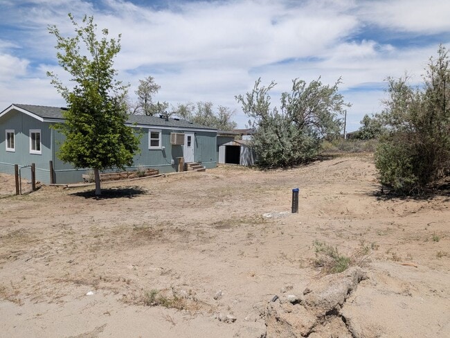Building Photo - Fallon 3 Bedroom on Large Property