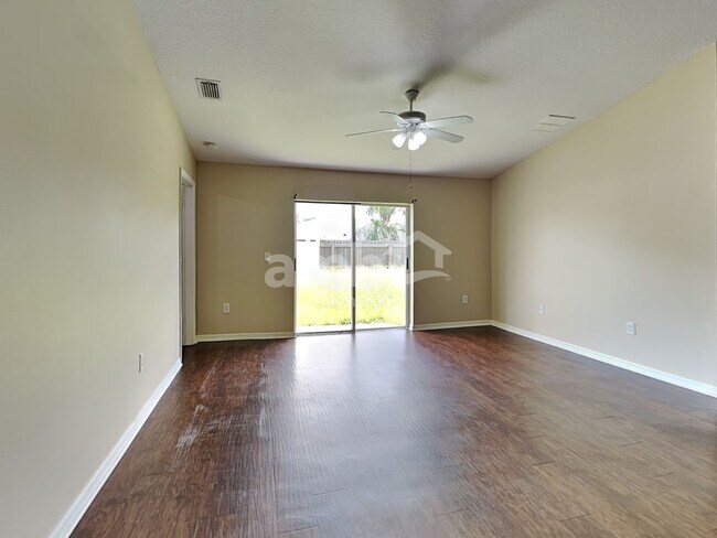 Building Photo - 30846 Midtown Ct