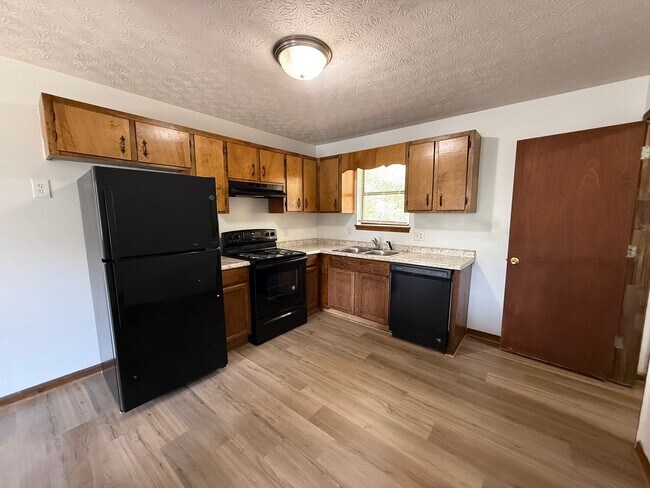 Building Photo - 113/115 Michele Dr