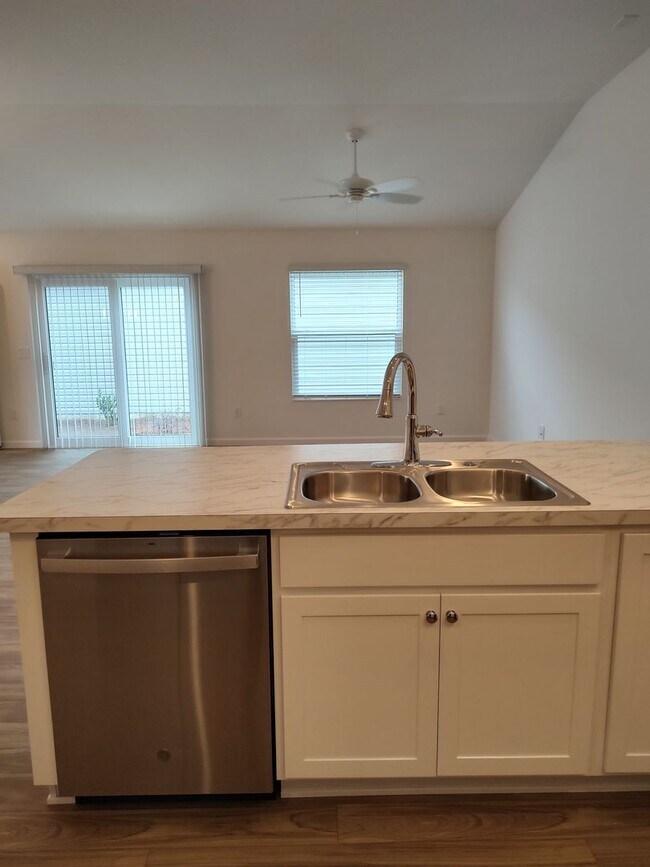 Building Photo - Ready to Rent Patio Villas in Deluna Village 55 + Community
