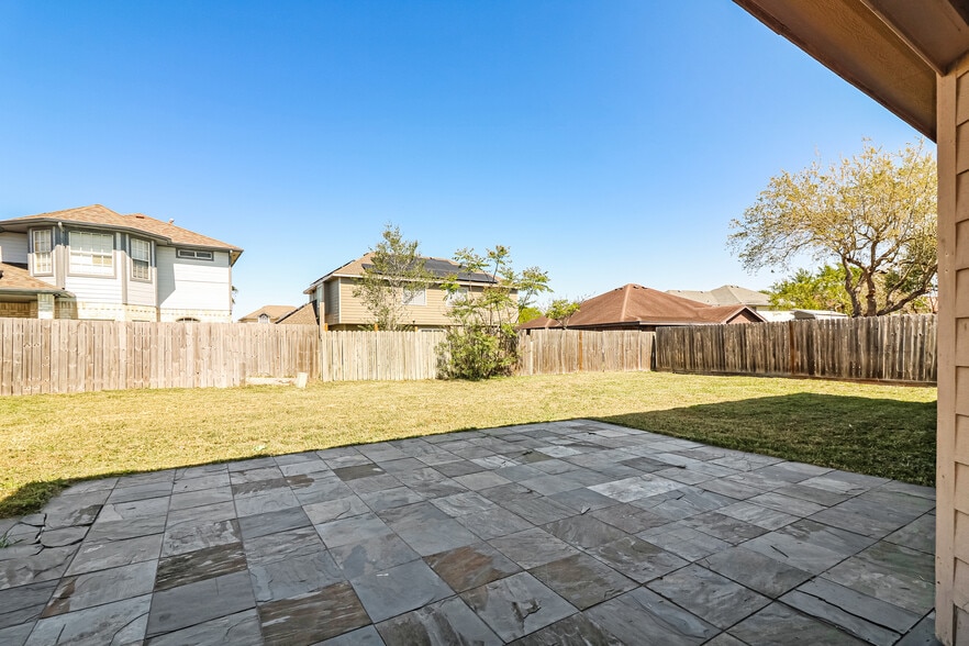 Building Photo - 3021 Shady Creek Ln