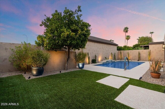 Building Photo - 7922 E Crestwood Way