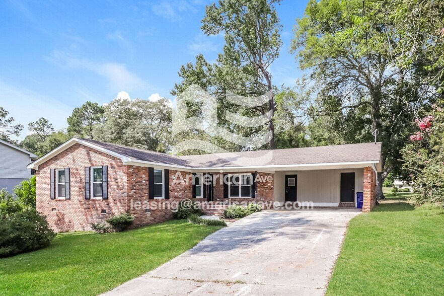 Building Photo - 2557 Saratoga Dr